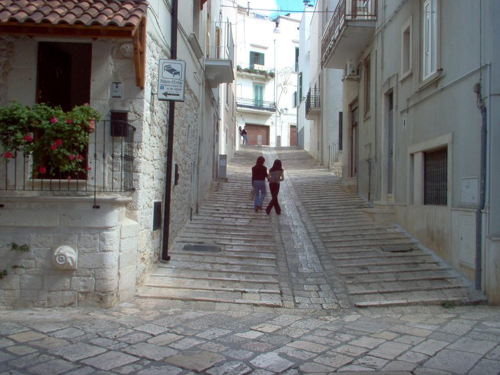 Dimora Donna Clara Bed and Breakfast Conversano Rum bild